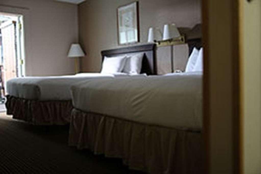 Crookston Inn & Convention Center Room photo
